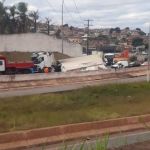 Carreta é removida do Anel Rodoviário de BH após 18 horas e trânsito fica complicado na volta para casa