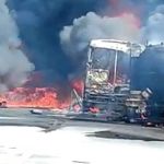 Vídeo: caminhão tanque pega fogo em acidente com outros veículos na BR-365 