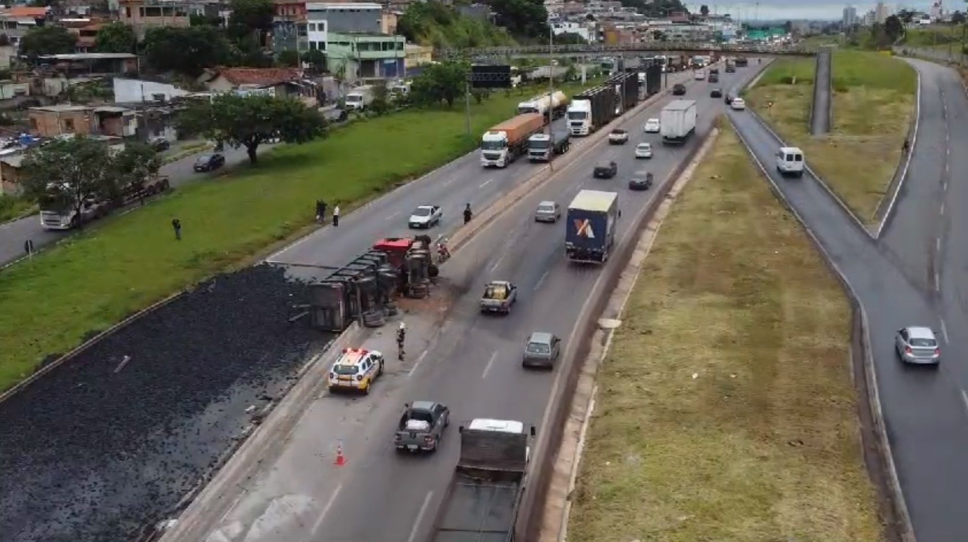 Anel Rodoviário: confira rotas alternativas para evitar trecho com caminhão tombado