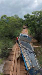Ponte que dá acessoa á Capitão Enéias segue interditada desde 5 de fevereiro