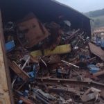 Carreta tomba na BR-040 e fecha pista em Congonhas (MG)