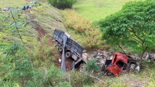 O trânsito foi liberado no sentido São Paulo da BR-381, em Itatiaiuçu, na Região Central de Minas, após 24 horas de interdição no km 542.