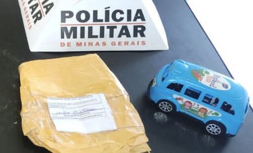 Vídeo:  polícia prende jovem que transportava drogas em carrinho de brinquedo em MG