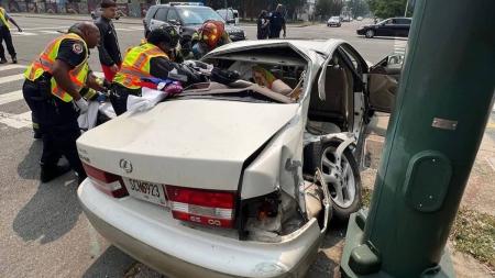 Carro acidentado em que estava Santiago, zagueiro brasileiro