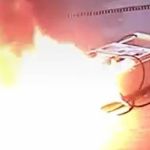 Vídeo: motorista arranca carro e leva bomba de combustível que explode em posto 