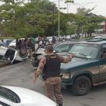 Carro capota na avenida dos Andradas, região Leste de BH