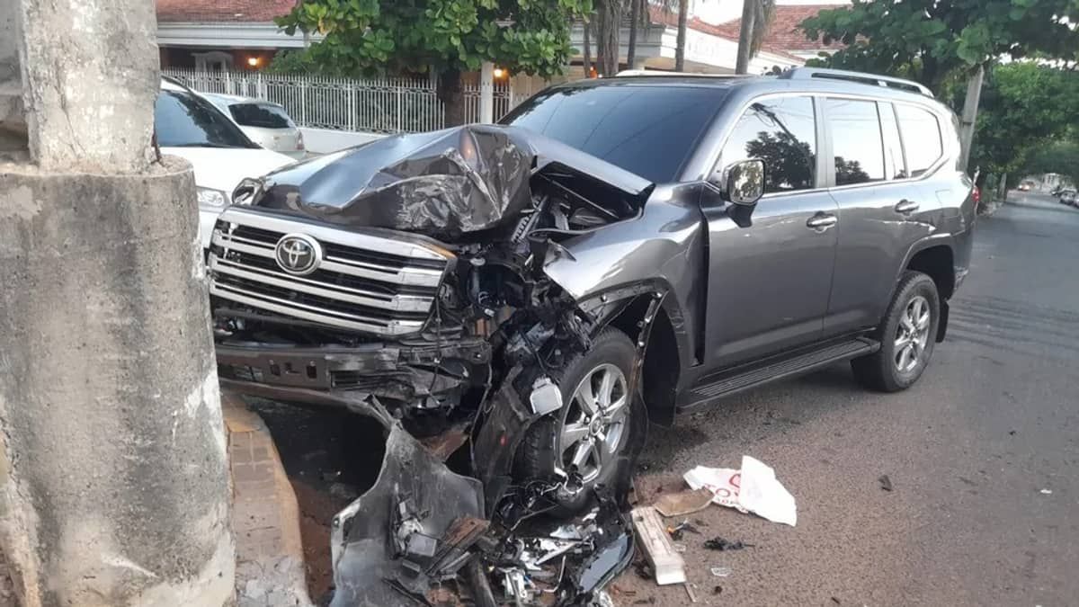 Atacante do Libertad, rival do Atlético, sofre acidente de carro no Paraguai 
