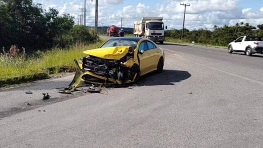 Carro de Raul Gustavo ficou bastante danificado