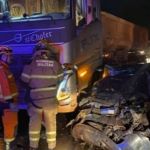 Batida entre carreta e carro deixa um ferido na BR-381, no trevo de Caeté 