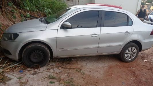 Carro foi recuperado pela PM, em Sabará, região metropolitana de Belo Horizonte