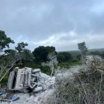 Motorista fica gravemente ferido após capotamento de carreta na BR-251
