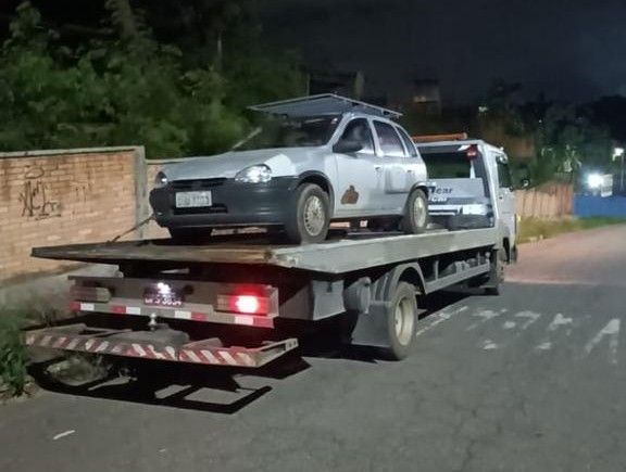 Veículos furtados são recuperados e jovem preso por tráfico de drogas em Ipatinga