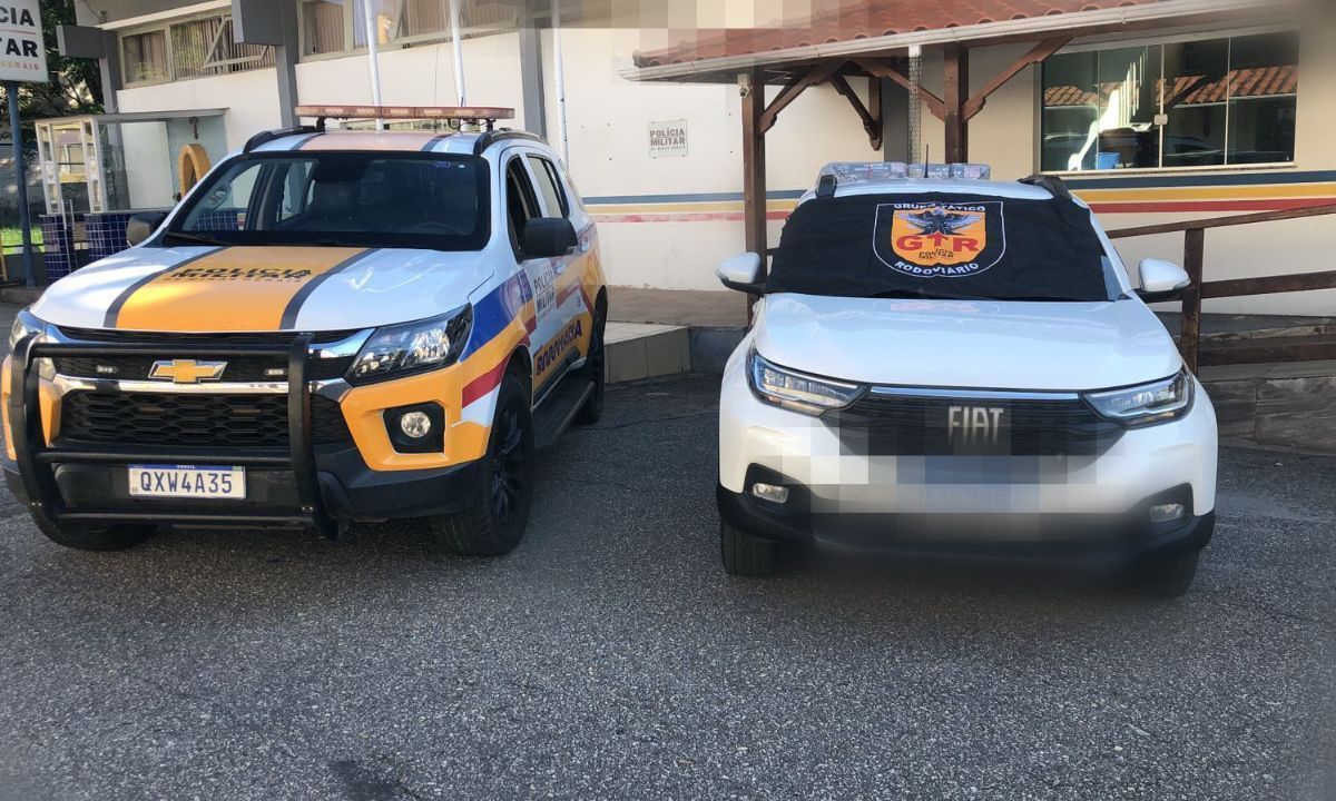Carro roubado na cidade do Rio de Janeiro é apreendido em Barbacena