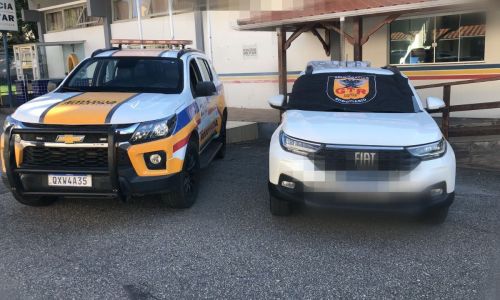 Carro roubado foi apreendido pela PMMG em Barbacena