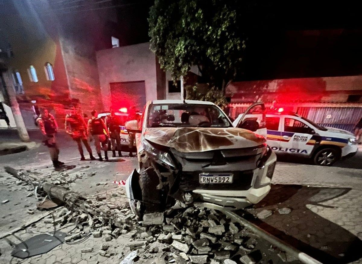 Roubo de caminhonete em Ipatinga tem perseguição e batida em Coronel Fabriciano