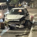 Vídeo: carro bate em entroncamento do Move na Cristiano Machado e fica destruído