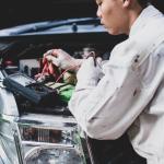 A oficina do futuro: o que muda na manutenção automotiva com os híbridos e elétricos