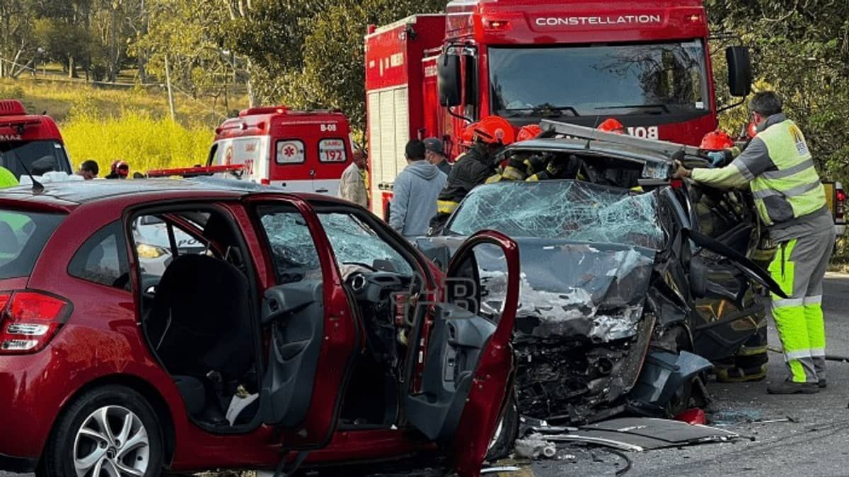 Batida de frente deixa três mortos e seis feridos em Bragança Paulista (SP)