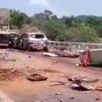 Vídeo: acidente com 14 carros mata três pessoas e interdita rodovia em Goiás