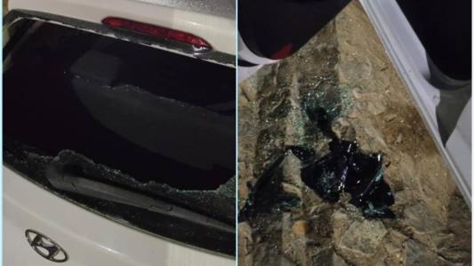 Carros tiveram os vidros quebrados e portas arrombadas