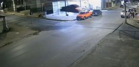 Vídeo mostra carros 'voando' durante perseguição no Barreiro