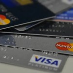 Taxa de juros do cartão de crédito rotativo chega a 451,5% ao ano