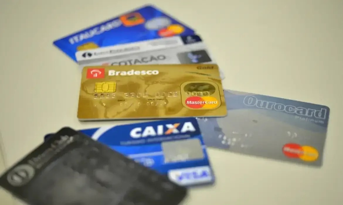 Rotativo do cartão de crédito: entenda o que muda a partir desta quarta (3)