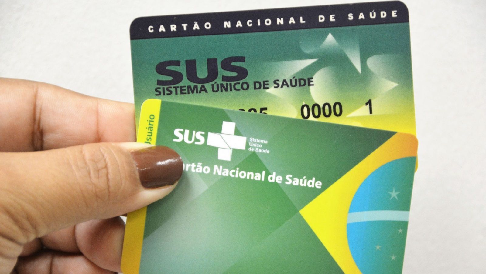 Ladrões rendem casal de idosos em MG e roubam pijama, óculos de grau e cartão do SUS