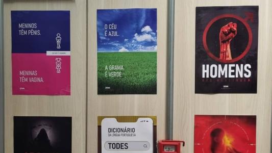 Cartazes colados na Câmara Municipal
