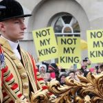 Charles III: 'Abaixo a coroa!', gritam manifestantes antimonarquia 