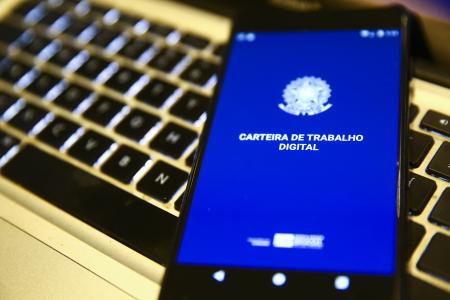 6,3 milhões de pessoas buscaram trabalho sem sucesso no último trimestre