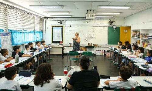 Carteira vai beneficiar 2,7 milhões de professores de rede pública e privada