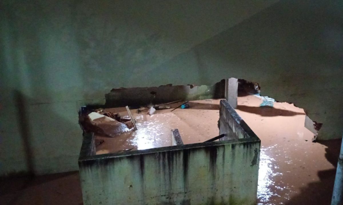 Após forte chuva, dia é de limpeza e reparos em Barbacena (MG)