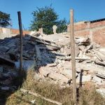 Mulher e adolescente morrem após casa de três andares desabar no Rio de Janeiro