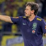 Casagrande defende Paulinho e critica Diniz na Seleção Brasileira: 'Arrogante e teimoso'