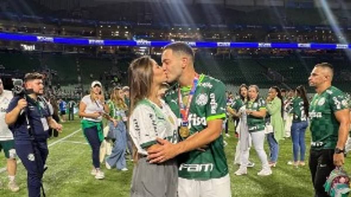 Quem é o jogador do Palmeiras que namora irmã da ex-BBB Key Alves