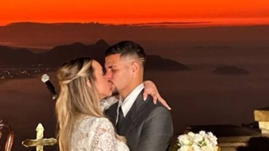 Casal se casou durante o nascer do sol no Cristo Redentor