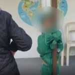 Pai de menino amarrado em escola de SP só descobriu abusos após filho confirmar: 'sou eu na foto'