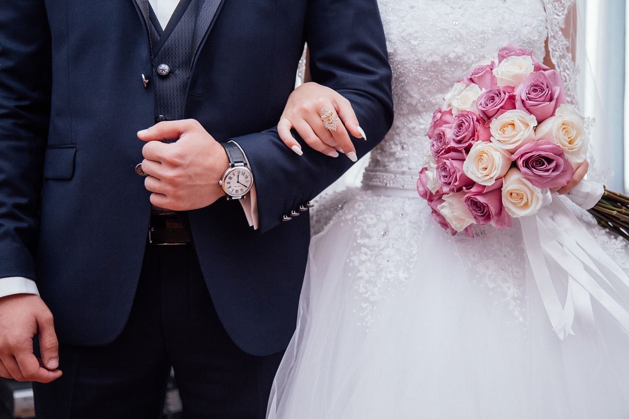 Ser madrinha de casamento no Brasil virou luxo: saiba quanto custa em 2025