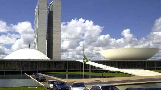Casas ficaram 'fechadas' durante duas semanas