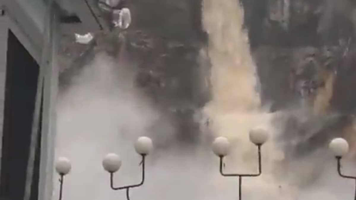Vídeo: chuva forte causa cascata atrás de shopping em Nova Iguaçu