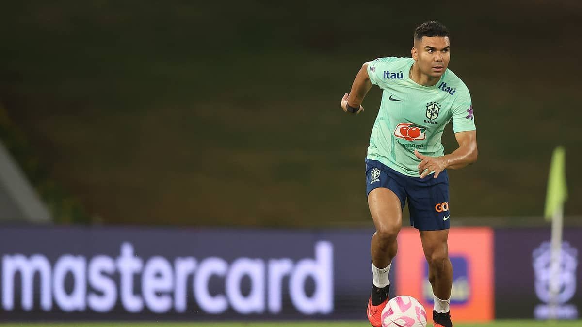 Casemiro questiona escolha de campos para jogos da Seleção nas Eliminatórias