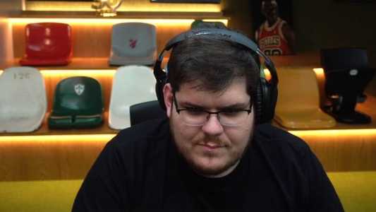 Casimiro abriu a live comentando sobre o assunto