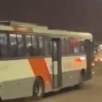 Vídeo: motorista abandona ônibus no meio de avenida e vai embora em outro coletivo