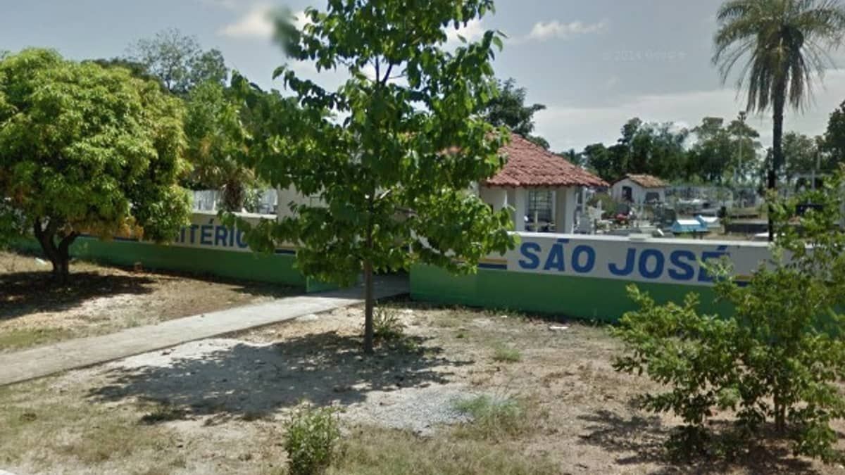 Oficial de justiça vai a cemitério para 'intimar' homem morto: 'chamei três vezes'
