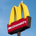 McDonald’s é condenado após cliente escorregar ao fugir de confusão em loja em BH