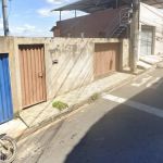 Mulher é presa após agredir ex-namorado e a atual dele com arma falsa em MG
