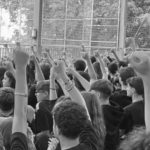 Alunos são suspensos após chamarem estudante de colégio particular de BH de 'macaco'