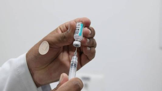 Casos confirmados passam de 36,5 milhões, e pacientes recuperados são mais de 35 milhões