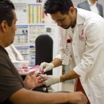 Casos de HIV caem entre jovens nos EUA, principalmente entre homens gays e bi, diz CDC